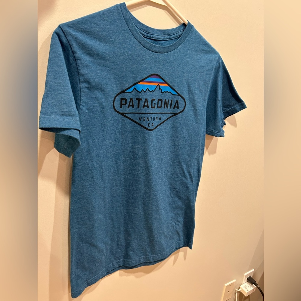 Small Men’s Patagonia shirt